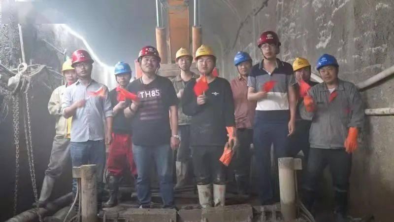 他跟我提分手。我同意了 现在他告诉我把他的真心当玩具 什么啊?-专业问答网站